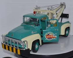 FORD F100 PICK UP TOW TRUCK GREEN 1956 1/18
